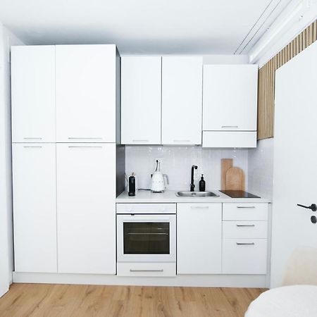 Bright Tiny Studio - Shared Pool & Sauna - Free Parking - Air Condition Muralto Exterior photo