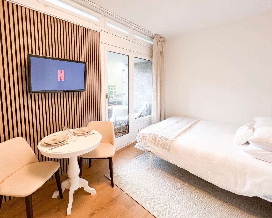 Bright Tiny Studio - Shared Pool & Sauna - Free Parking - Air Condition Muralto Exterior photo